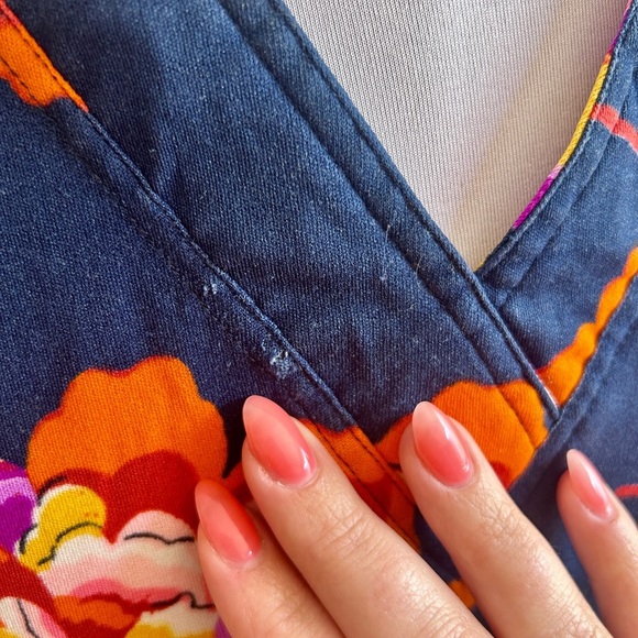 Vintage 70s Floral Blouse – Bold Pop Art Print - Picture 2 of 6